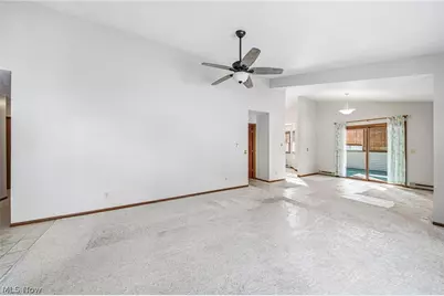 244 S Oval Drive, Chardon, OH 44024 - Photo 6