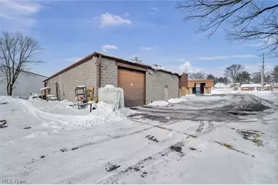1616 W Main Street, Louisville, OH 44641 - Photo 6