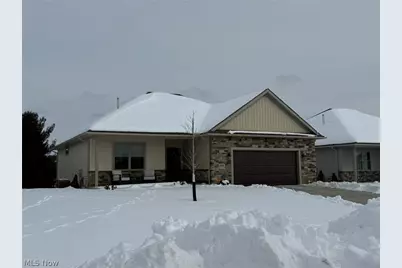 1196 Pinebluff Drive NE, New Philadelphia, OH 44663 - Photo 1