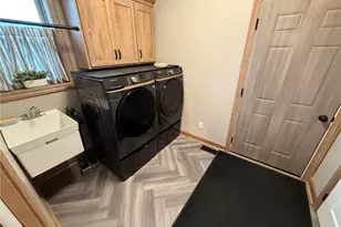 1196 Pine Bluff Dr NE, New Philadelphia, OH 44663 - Photo 18