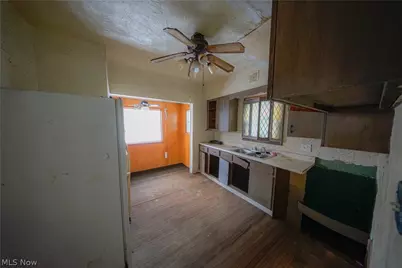 1347 Hampton Road, East Cleveland, OH 44112 - Photo 6