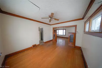 1347 Hampton Road, East Cleveland, OH 44112 - Photo 4