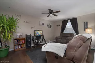 1033 Sunnywood Ln, Ravenna, OH 44266 - Photo 4