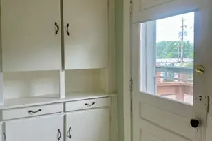 649 W Hopocan Ave, Barberton, OH 44203 - Photo 12