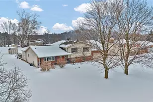 477 Deborah Dr, New Franklin, OH 44319 - Photo 2