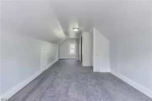 897 Peckham St, Akron, OH 44320 - Photo 10