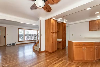 1677 Hawthorne Drive, Loveland, OH 44124 - Photo 8