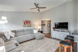 5938 Bridle Ct, Medina, OH 44256 - Photo 2