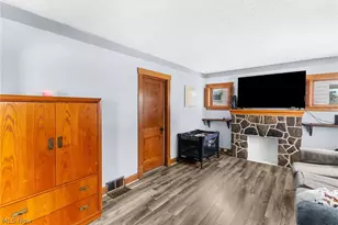 464 Elm St, Struthers, OH 44471 - Photo 6