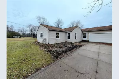 2000 Stake Drive, Green, OH 44232 - Photo 2