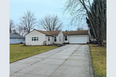 2000 Stake Drive, Green, OH 44232 - Photo 1