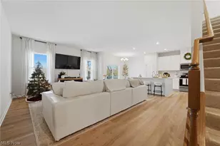 7362 Hillshire Dr, Painesville, OH 44077 - Photo 2