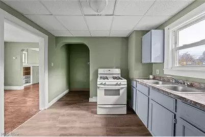 884 Lovers Lane, Akron, OH 44306 - Photo 20