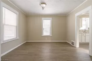 1010 Washington Ave, Louisville, OH 44641 - Photo 10