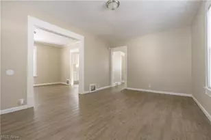 1010 Washington Ave, Louisville, OH 44641 - Photo 8