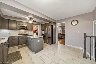 1908 Bromton Drive, Lyndhurst, OH 44124 - Photo 8