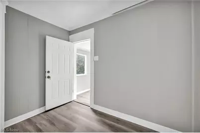 2023 Robin Street, Oakwood, OH 44107 - Photo 4