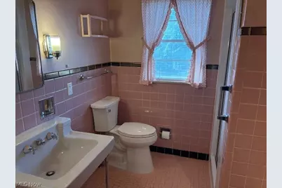 1384 Cleveland Heights Boulevard, Cleveland Heights, OH 44121 - Photo 20