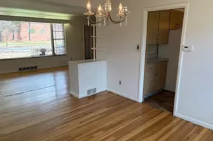 1384 Cleveland Heights Blvd, Cleveland Heights, OH 44121 - Photo 8