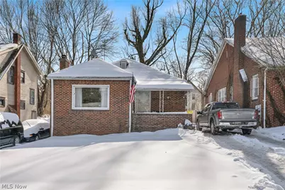 127 Roslyn Drive, Youngstown, OH 44505 - Photo 1