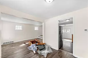 170 E 220th St, Euclid, OH 44123 - Photo 6