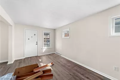 170 E 220th Street, Euclid, OH 44123 - Photo 4