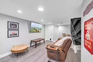 2225 Abbey Ln, Akron, OH 44319 - Photo 28