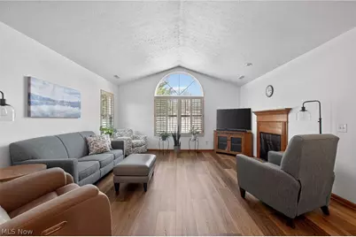 161 Beau Chemin Avenue, Louisville, OH 44641 - Photo 4