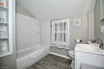 542 Montgomery Street, Akron, OH 44305 - Photo 14