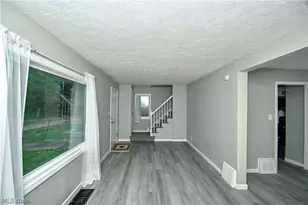 542 Montgomery St, Akron, OH 44305 - Photo 4