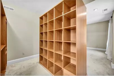 2420 Overlook Road, Cleveland Heights, OH 44106 - Photo 18