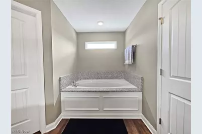 35965 Lake Shore Boulevard, Eastlake, OH 44095 - Photo 24