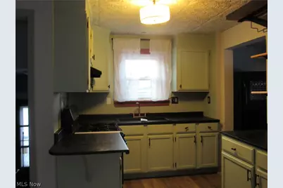 595 Flora Avenue, Akron, OH 44314 - Photo 4