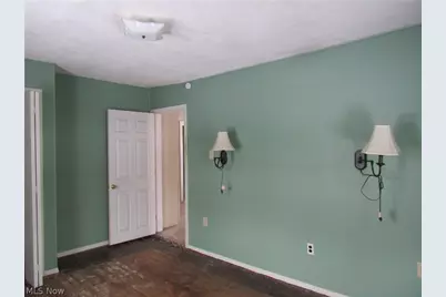 406 W Indiana Avenue, Sebring, OH 44672 - Photo 18