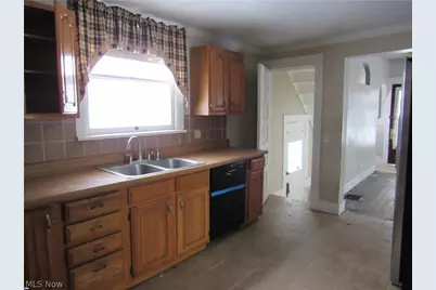 406 W Indiana Avenue, Sebring, OH 44672 - Photo 8