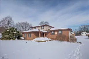 3985 36th St NW, Canton, OH 44718 - Photo 1