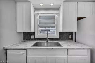 21202 Gardenview Drive, Maple Heights, OH 44137 - Photo 8