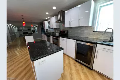 8908 Sherwood Drive NE, Warren, OH 44484 - Photo 8