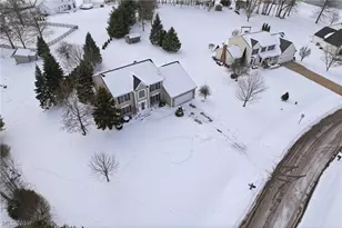 1676 Country View Dr, Kent, OH 44240 - Photo 6