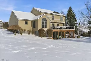 1676 Country View Dr, Kent, OH 44240 - Photo 8