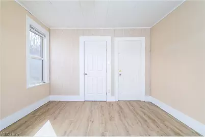 263 Hollywood Boulevard, Steubenville, OH 43952 - Photo 6