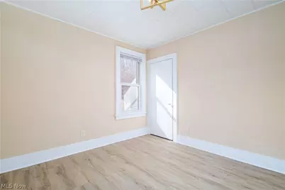 263 Hollywood Boulevard, Steubenville, OH 43952 - Photo 8