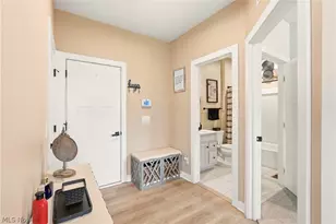 1404 Southbrook Cir NE, Canton, OH 44721 - Photo 16