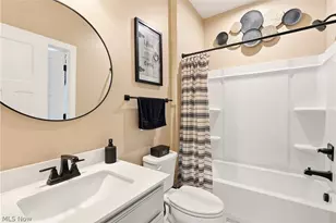 1404 Southbrook Cir NE, Canton, OH 44721 - Photo 18