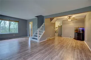 378 Deepwood Dr, Wadsworth, OH 44281 - Photo 6