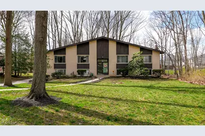 447 Spring Grove Drive, Tallmadge, OH 44278 - Photo 2