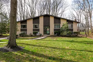 447 Spring Grove Dr, Tallmadge, OH 44278 - Photo 2