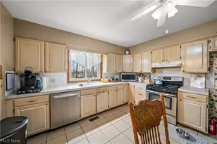 447 Spring Grove Dr, Tallmadge, OH 44278 - Photo 18