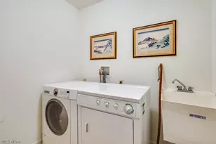 136 Taylor Rd, Barberton, OH 44203 - Photo 18