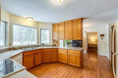 136 Taylor Road, Barberton, OH 44203 - Photo 10